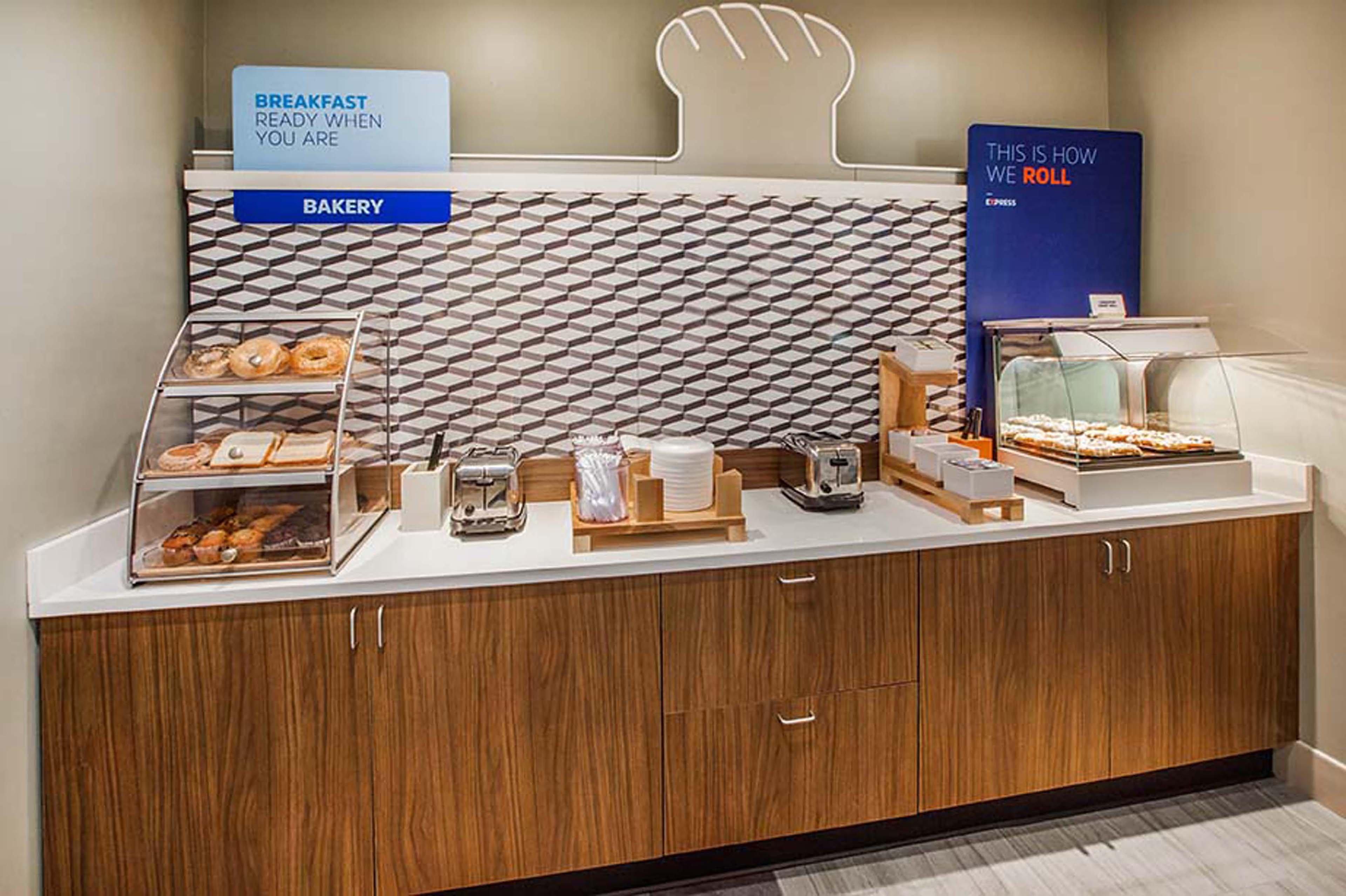 Holiday Inn Express & Suites - Marion By Ihg Екстер'єр фото